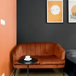 Air Conditioned In With Desk And Parking By Renters 아파트