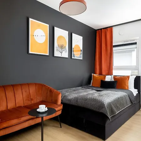 Air Conditioned In With Desk And Parking By Renters Appartement Rzeszów