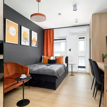 Appartement Air Conditioned In With Desk And Parking By Renters Rzeszów