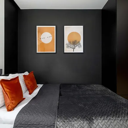 Air Conditioned In With Desk And Parking By Renters Appartement Rzeszów