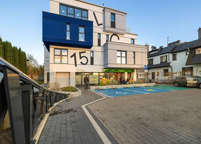 Air Conditioned In With Desk And Parking By Renters Appartement