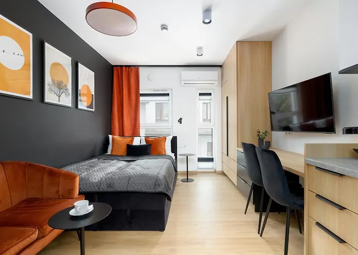 Air Conditioned In With Desk And Parking By Renters Appartement Rzeszów