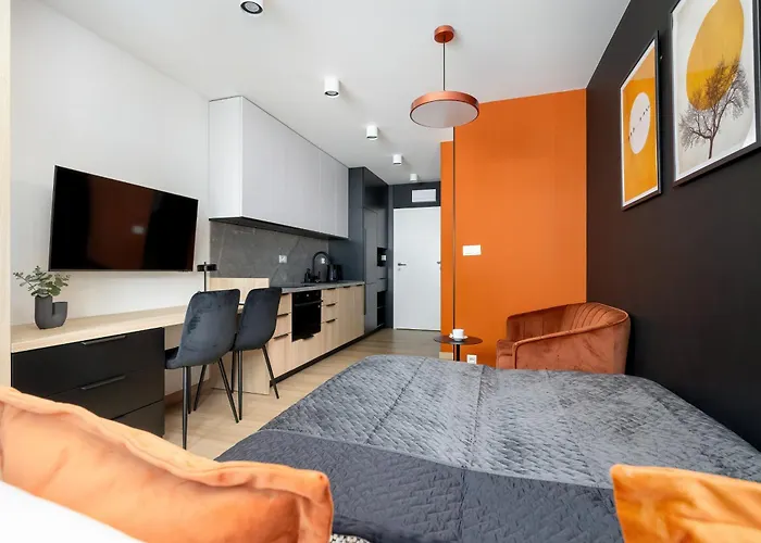 Air Conditioned In With Desk And Parking By Renters